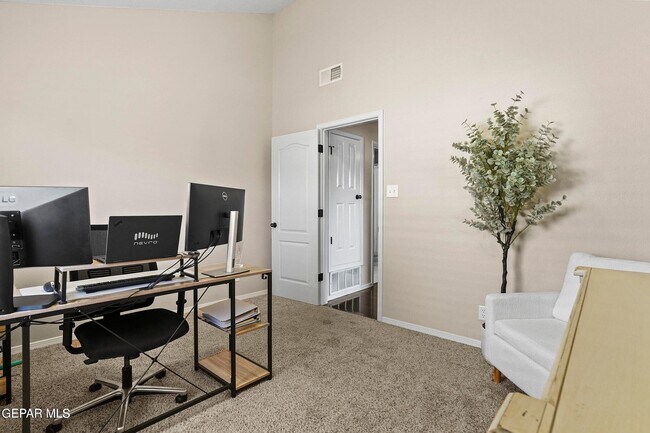 Building Photo - 12529 Paseo Rosannie Ave