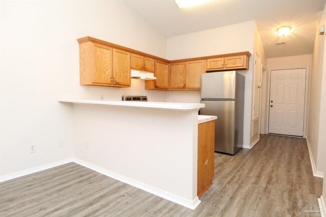 Building Photo - 5600 W Shore Dr