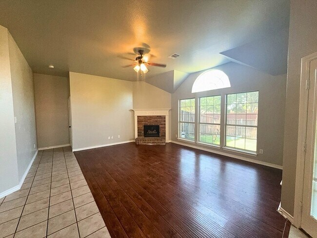 Building Photo - 1541 Mountain Laurel Ln