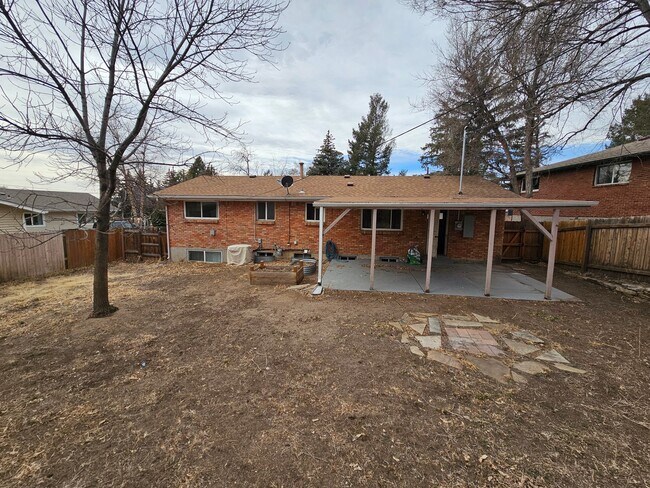 Building Photo - Welcome home to this maintained 4-bedroom, 2-bath Home in 80909!
