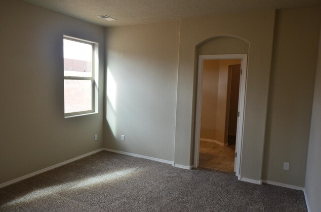 Building Photo - 1664 Valle Vista Rd NW
