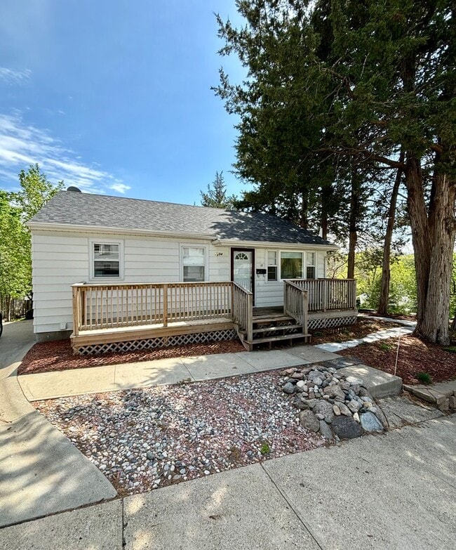 Building Photo - 3 Bedroom House in Morningside