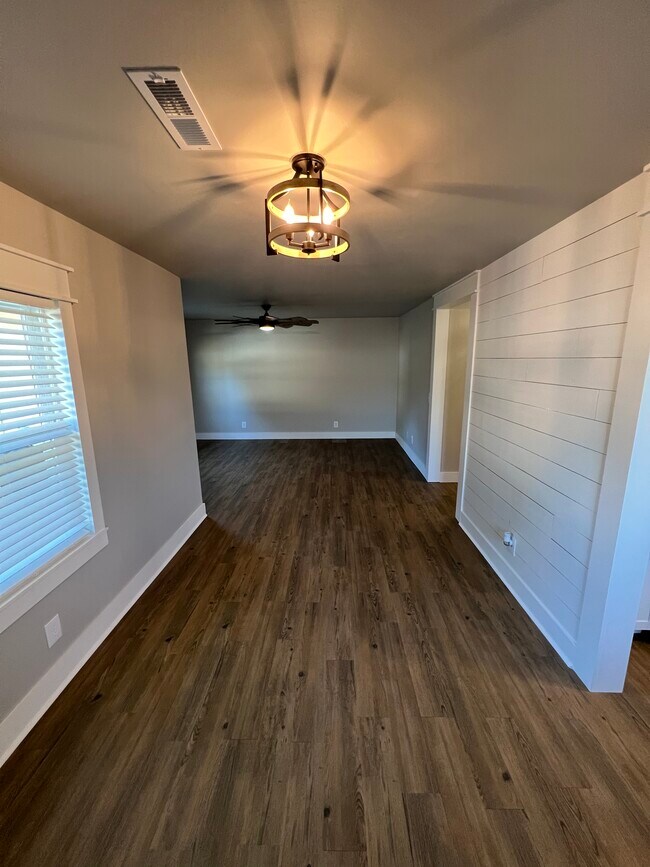 Building Photo - 209 Roe St