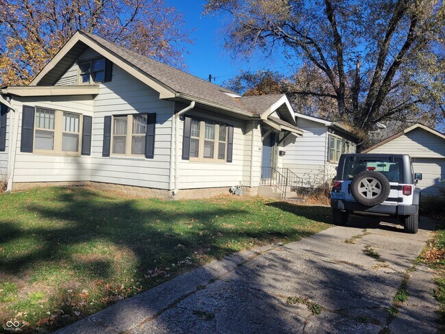 Primary Photo - 629 Carlyle Pl