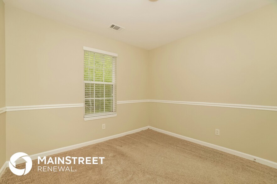 Building Photo - 3848 Valley Creek Dr