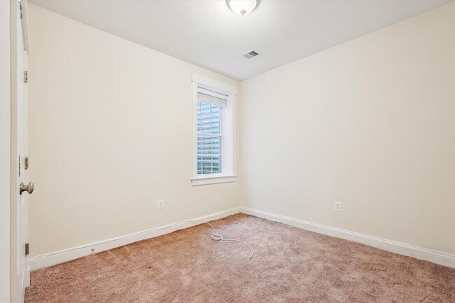 Building Photo - Incredible 4BR, 4.5BA Luxury Bethesda Home!!