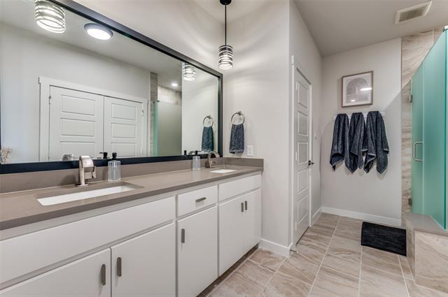 Building Photo - 3711 Rosemont Dr