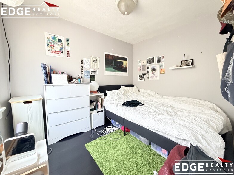 Building Photo - 5 Cottage St