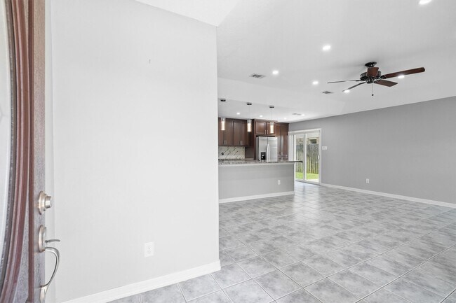 Building Photo - 20126 Seablossom Ln