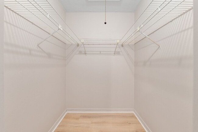 Building Photo - Spacious 3/3 townhome-style condo in Rockwood Villas with washer/dryer