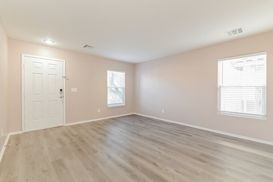 Building Photo - 6267 Desert Lavender Ave