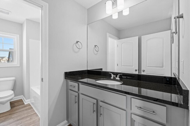 Building Photo - 445 Friendly Ave