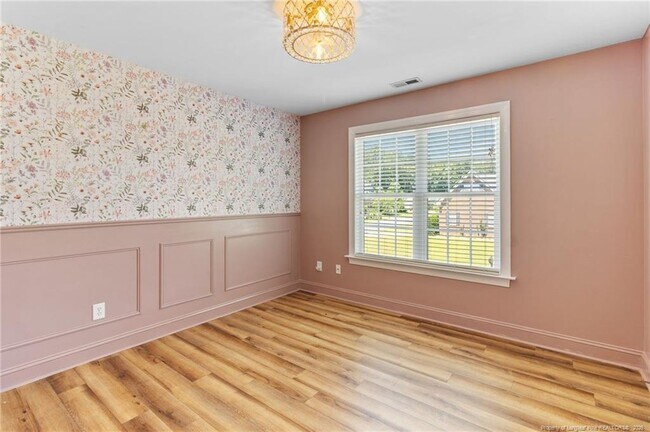 Building Photo - 5802 Rainsford Dr