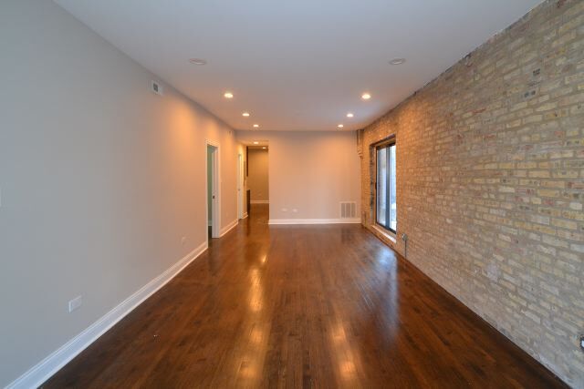 Building Photo - 2019 N Hoyne Ave