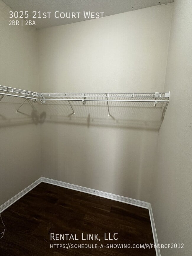 Building Photo - 3025 21 Ct W