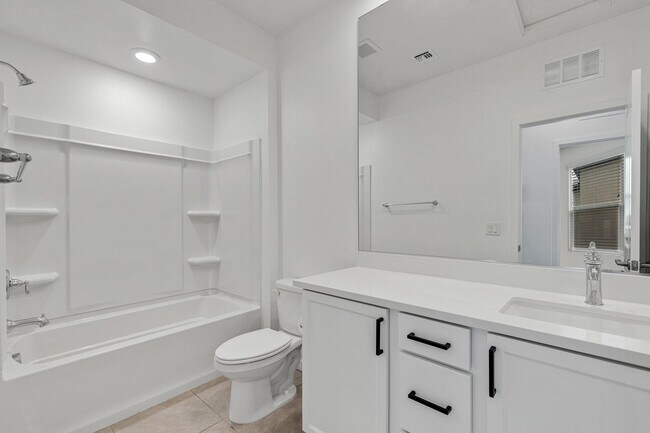 Building Photo - Luxurious Home in Henderson’s Desirable 89052 Community!