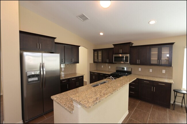 Building Photo - 3131 Red Orchard Dr