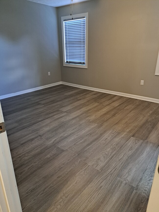 Building Photo - 202 Capital St