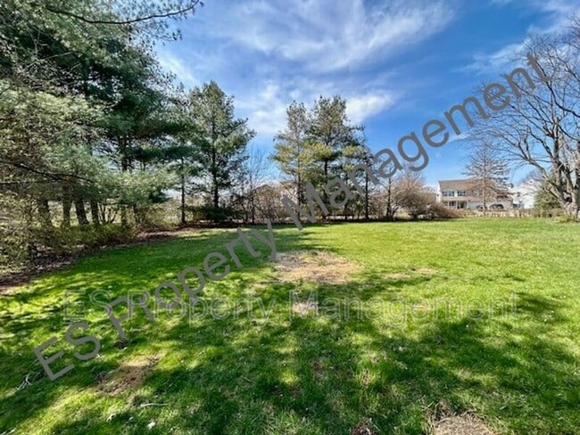 Building Photo - 2464 Tansel Rd