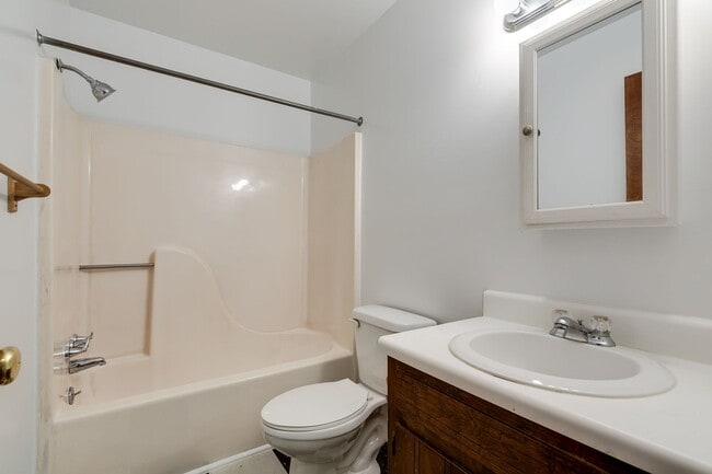 Building Photo - CHARMING 3-BEDROOM CEDAR SIDED RANCH HOUSE -Available