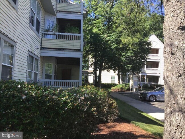 Building Photo - 108 Wrangel Ct