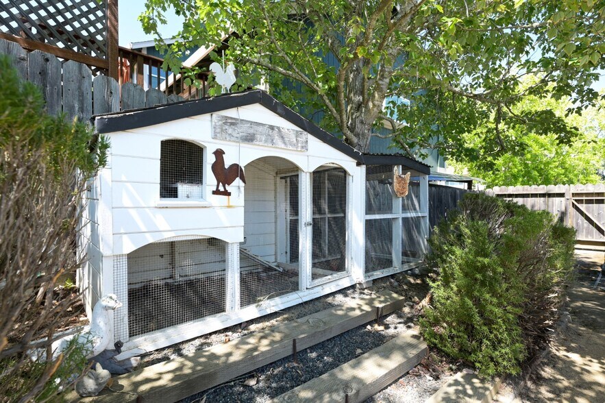Building Photo - 5 Santa Victoria Ct