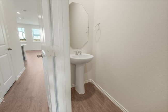 Building Photo - 312 Tall Cedar Wy