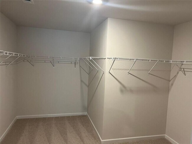 Building Photo - 127 Berry Dr