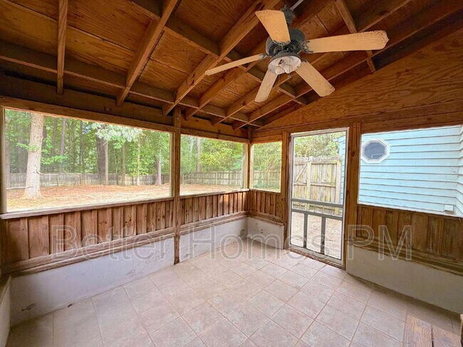 Building Photo - 2033 Rabbit Run