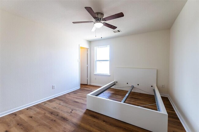 Building Photo - 4118 Lake Cypress Cir