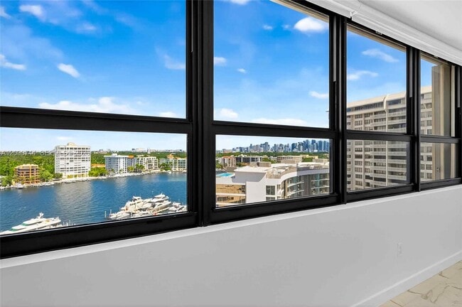 Building Photo - 2 Grove Isle Dr