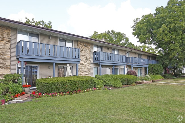 Building Photo - Oak Knoll Apartments