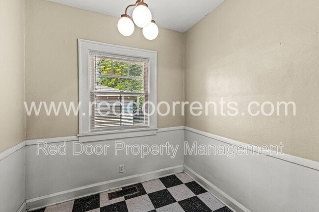 Building Photo - 5440 Carrollton Ave
