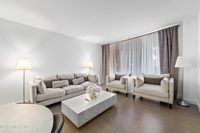 Building Photo - 15 Morris Ave