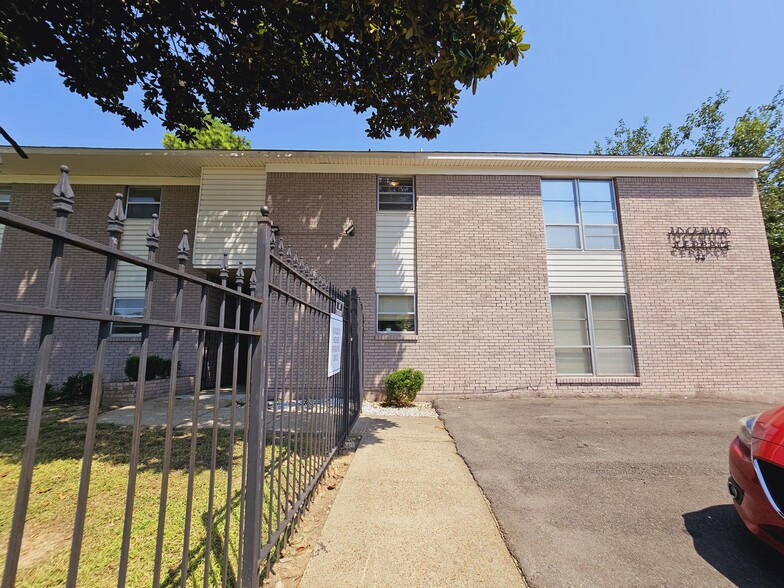 Building Photo - 34 N Idlewild St