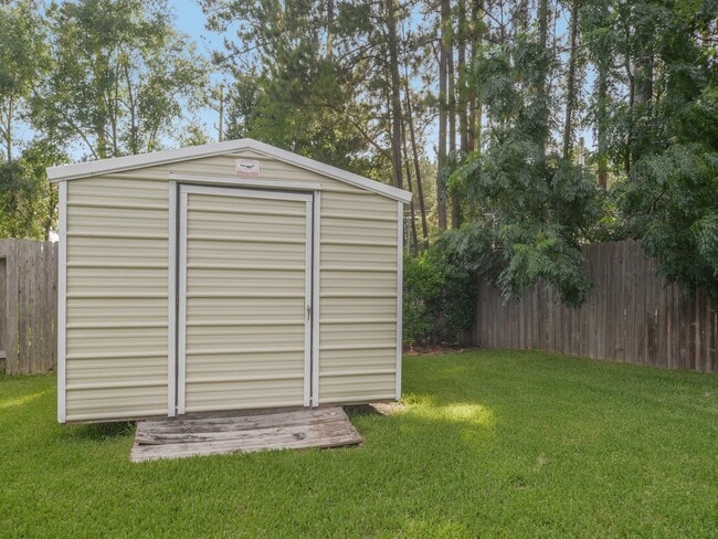 Building Photo - 15310 Cypressedge Ct