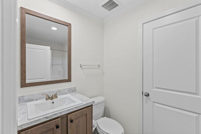 Building Photo - Like New Manufactured Home Available in Hampstead!