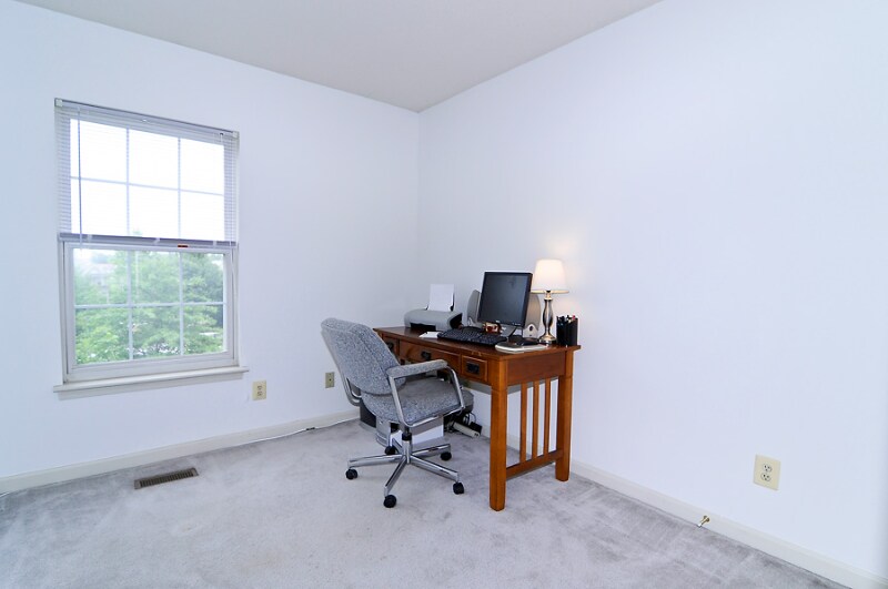 Building Photo - 2446 Golders Green Ct