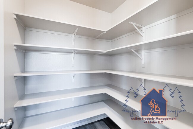 Building Photo - 3181 N Saratov Wy