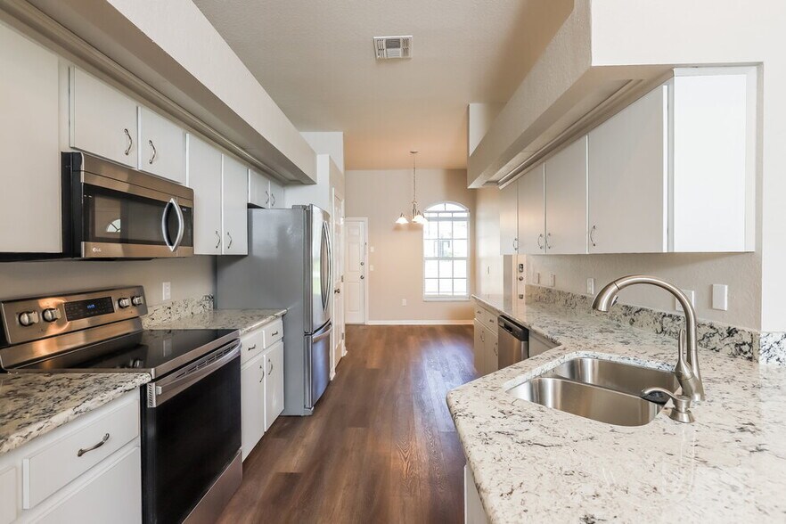 Building Photo - 7607 Canterbury Cir