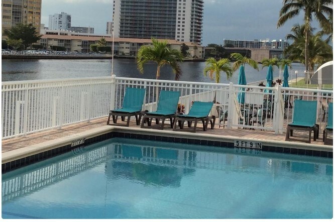 Building Photo - 1801 S Ocean Dr