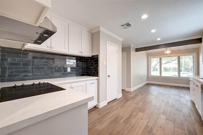 Building Photo - 2234 Kinbrook Dr