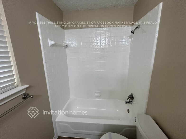 Building Photo - 2908 Olympia Dr