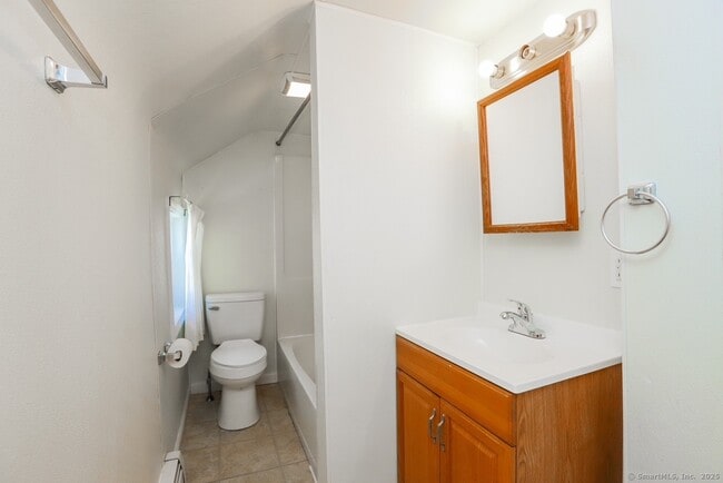 Building Photo - 257 Litchfield St