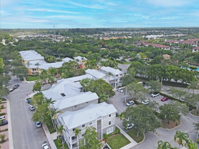 Building Photo - 1013 Shoma Dr
