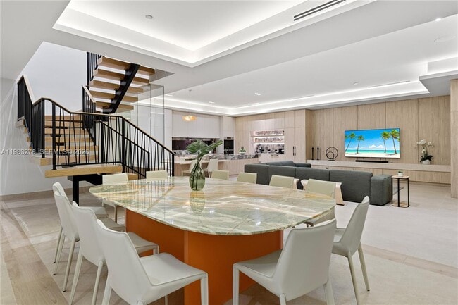 Building Photo - 1200 NE 87th St