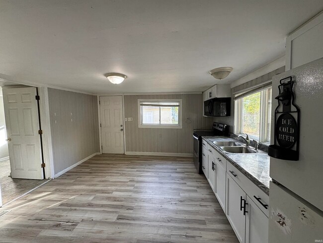 Building Photo - 800 Clark St