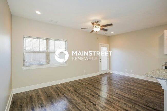 Building Photo - 3 Bedroom Pet-Friendly Home in Lebanon, TN with Main Street Renewal