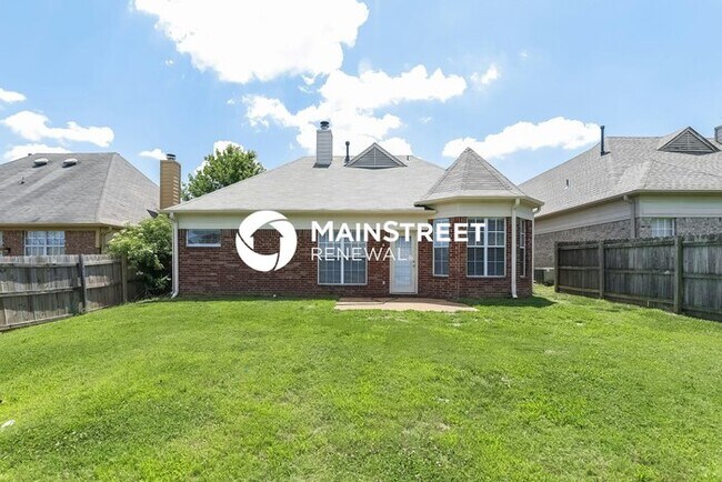 Building Photo - 3 Bedroom Pet-Friendly Home in CORDOVA, TN with Main Street Renewal