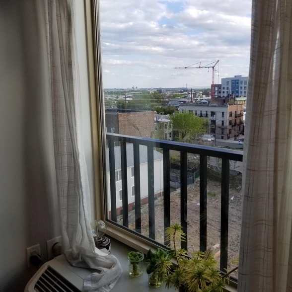 Building Photo - 3 Perrine Ave